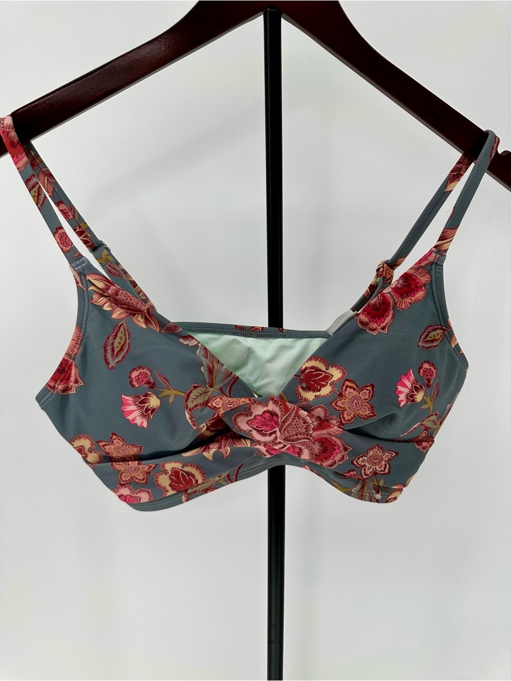 Cupshe Floral Bikini Top Medium Twist Front Bralette NWT